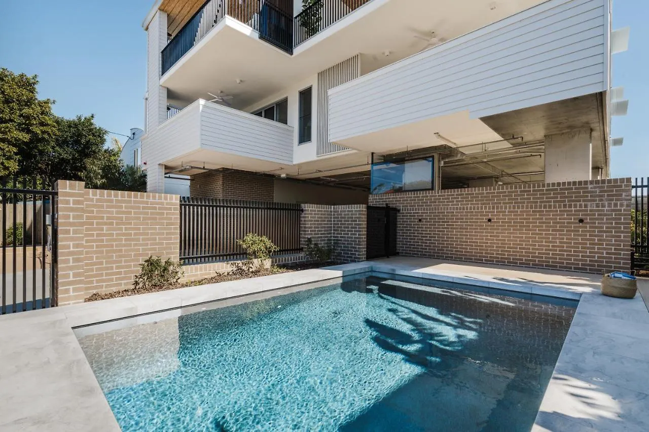 Silk - New Modern Condo 400M To The Beach 쿨룸비치 0*,  오스트레일리아