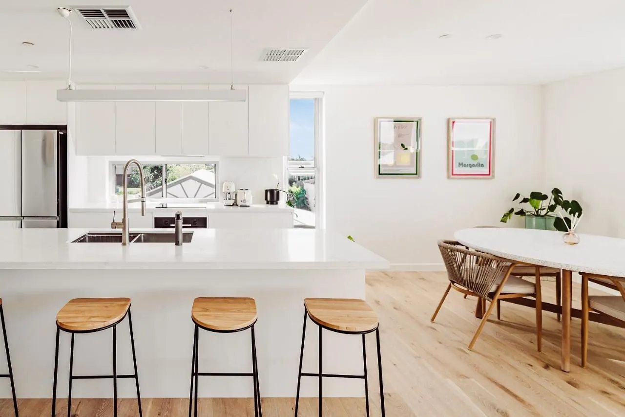 Silk - New Modern Condo 400M To The Beach 쿨룸비치 펜션