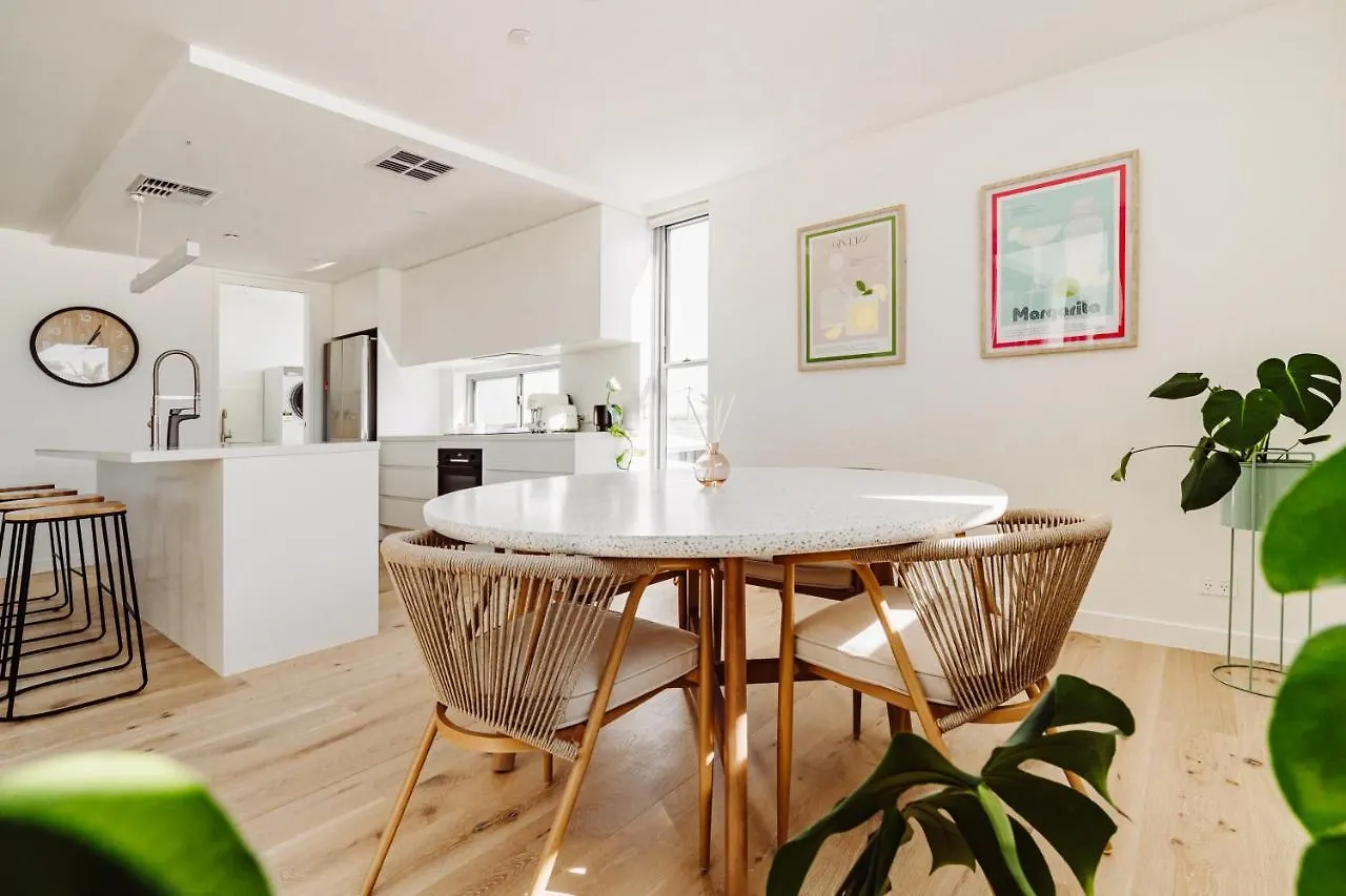 Silk - New Modern Condo 400M To The Beach 쿨룸비치